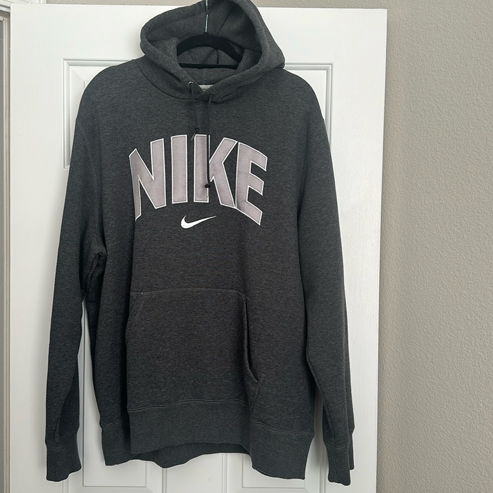 Nike sweatshirt Men’s XXL Grey and Silver